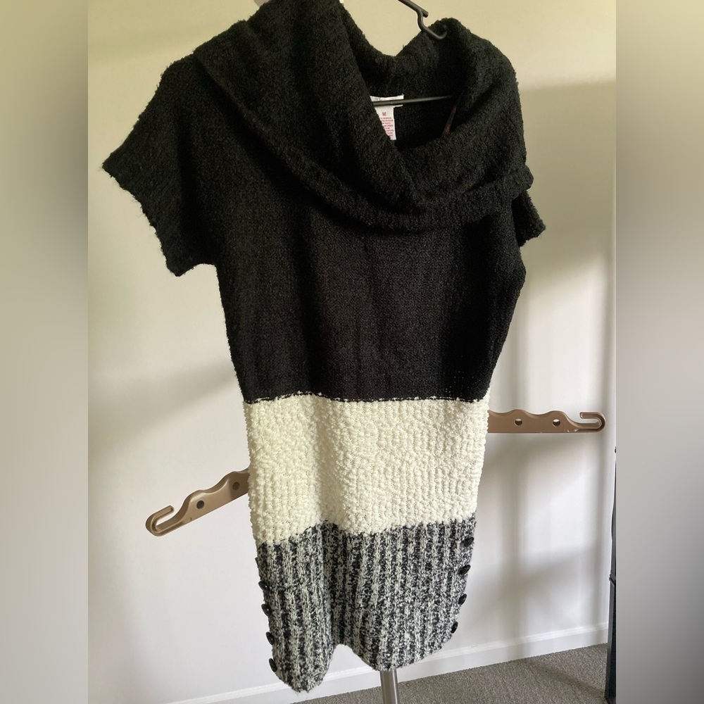 Short Sleeve Sweater Dress